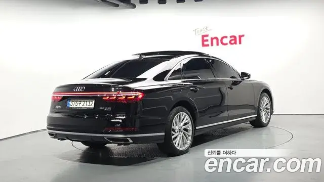 Audi A8 2021 — Photo 18/47