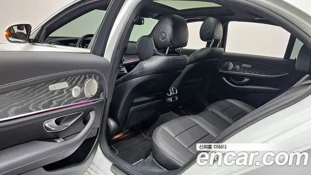 Mercedes-Benz E-Class 2022 — ფოტო 2/32