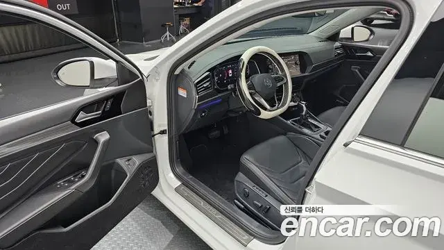 Volkswagen Jetta 2024 — Photo 24/31