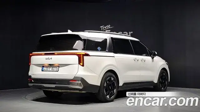 Kia Carnival 2024 — Photo 2/20