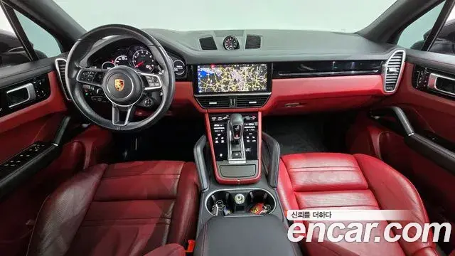 Porsche Cayenne 2019 — Photo 28/33