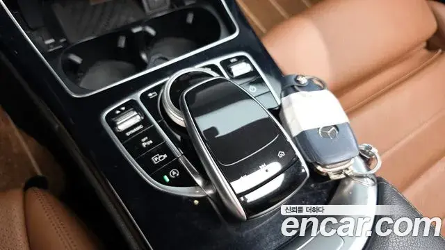 Mercedes-Benz C-Class 2019 — Şəkil 11/20