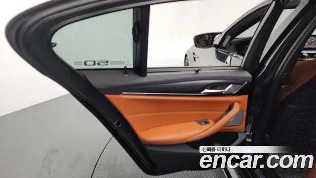 BMW M5 2020 — ფოტო 19/33