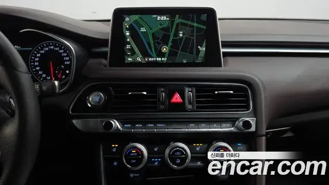 Genesis G70 2019 — ფოტო 29/35