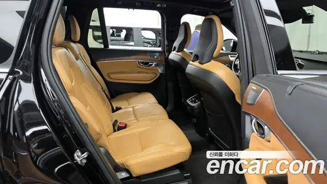 Volvo XC90 2019 — Şəkil 20/37
