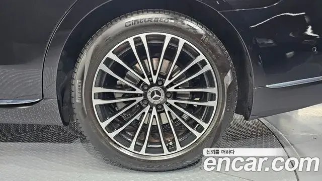 Mercedes-Benz S-Class 2022 — Photo 15/30