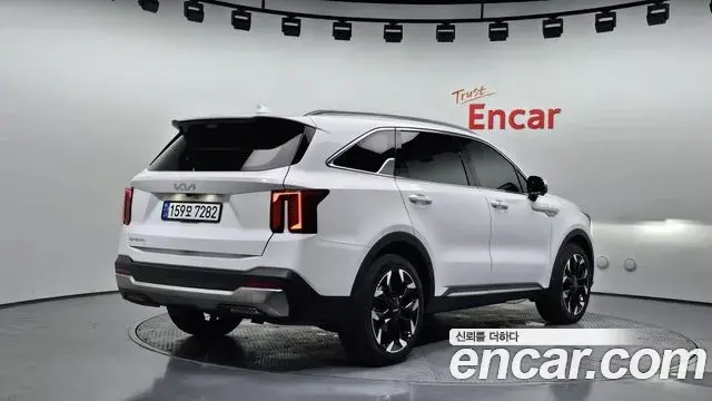 Kia Sorento 2023 — Şəkil 23/30
