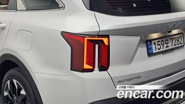 Kia Sorento 2023 — Şəkil 25/30