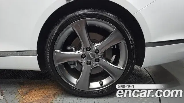 Genesis G80 2021 — Photo 32/33