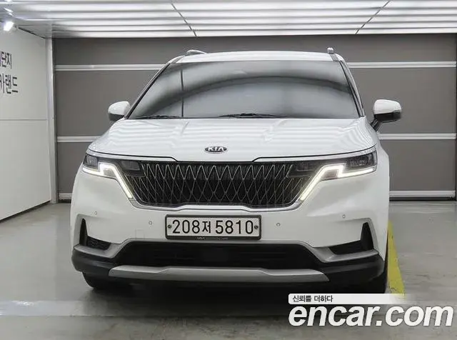 Kia Carnival 2021 — Photo 1/20