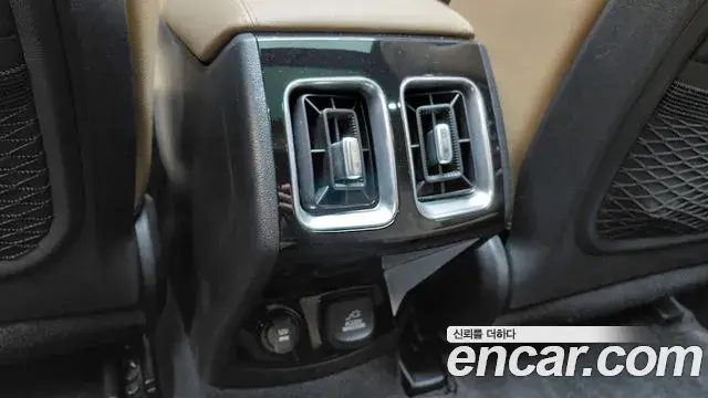 Kia Sorento 2023 — Şəkil 24/33