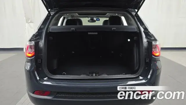 Jeep Compass 2018 — Şəkil 14/20
