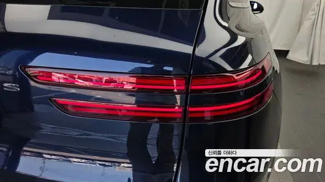 Genesis GV70 2022 — Şəkil 18/33