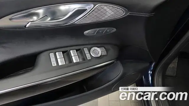 Genesis GV70 2022 — Şəkil 10/33