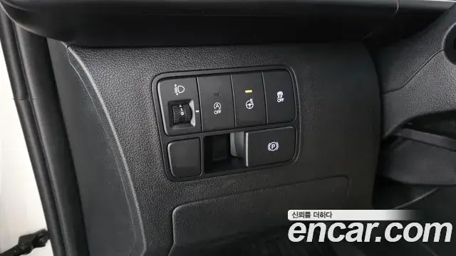 Hyundai Staria 2023 — Фото 18/20