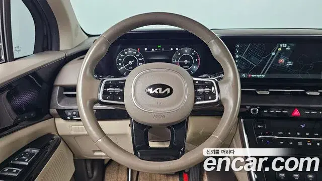Kia Carnival 2021 — Фото 13/20