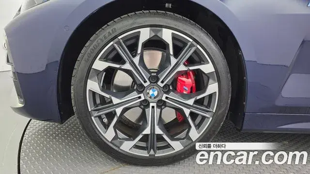 BMW 4 Series 2024 — Photo 30/32