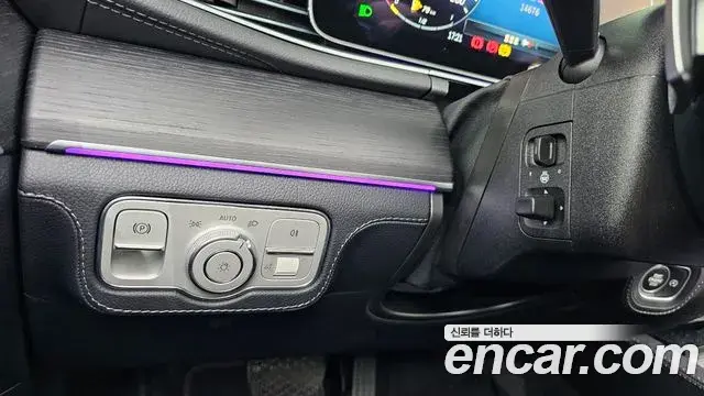 Mercedes-Benz GLE-Class 2025 — Фото 18/20