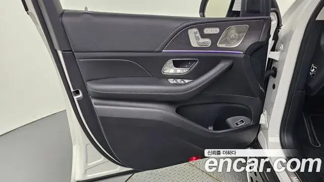 Mercedes-Benz GLE-Class 2025 — Photo 12/32