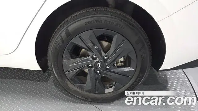 Hyundai The New Avante Hybrid 2023 — Şəkil 30/31