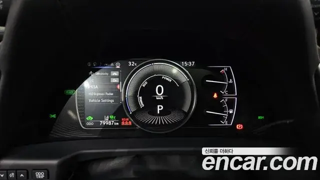 Lexus ES300h 2019 — Şəkil 32/34
