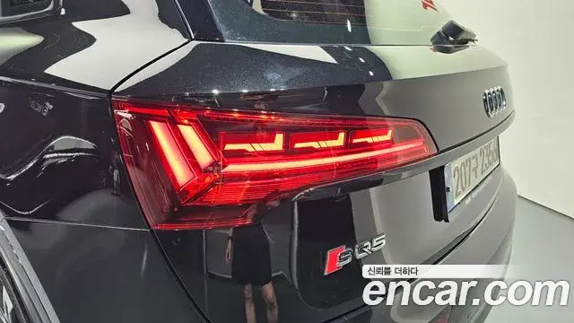 Audi SQ5 2021 — ფოტო 19/32
