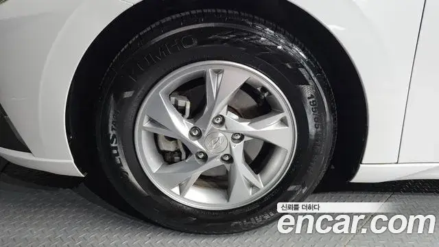 Hyundai The New Avante Hybrid 2021 — ფოტო 22/30