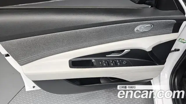 Hyundai The New Avante Hybrid 2021 — ფოტო 23/30