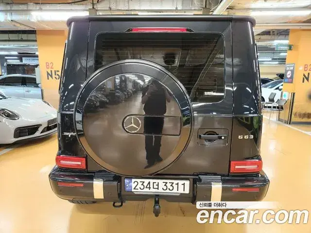 Mercedes-Benz G-Class 2023 — Photo 11/20