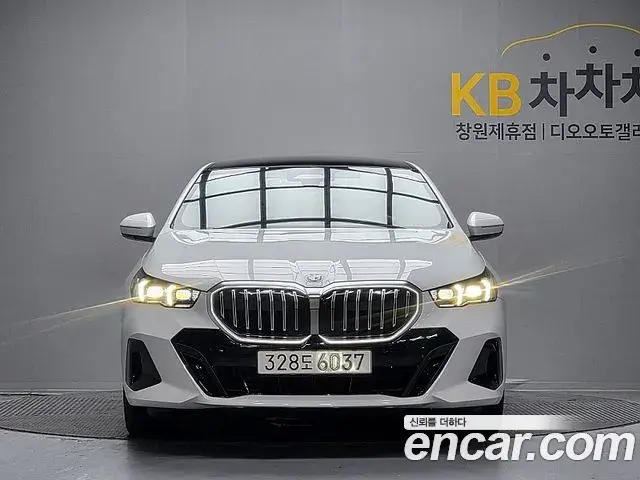 BMW 5 Series 2025 — Фото 2/20