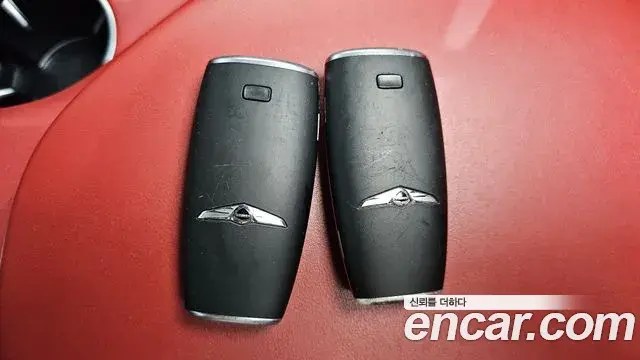 Genesis GV70 2022 — Photo 16/33