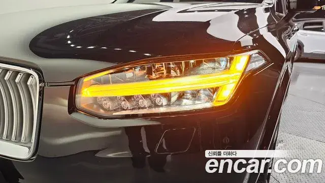 Volvo XC90 2021 — ფოტო 9/32