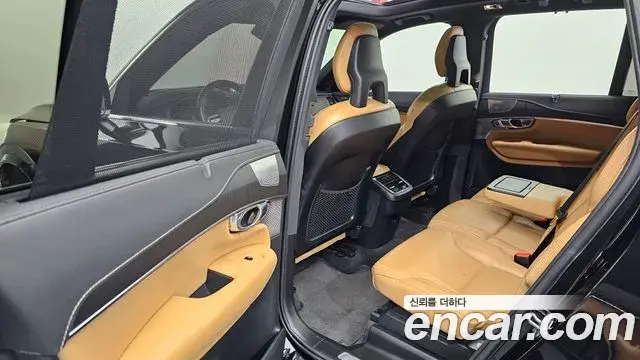 Volvo XC90 2021 — ფოტო 10/32