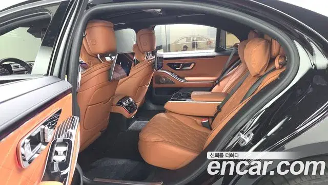 Mercedes-Benz S-Class 2023 — ფოტო 28/32