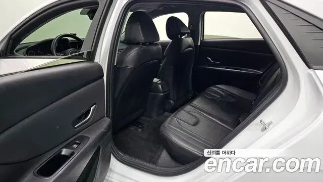 Hyundai Avante 2023 — Photo 11/20