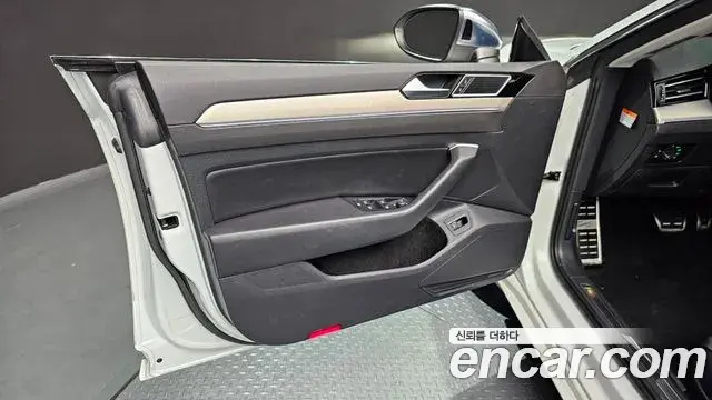 Volkswagen Arteon 2020 — Photo 11/32
