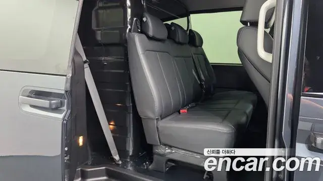 Hyundai Staria 2023 — Photo 10/32