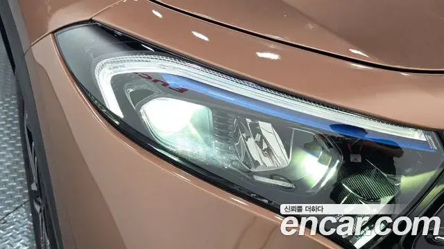 Mercedes-Benz EQA 2022 — Photo 27/33
