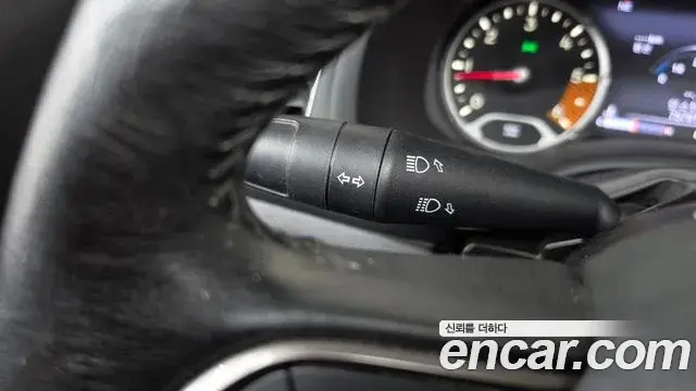 Jeep Renegade 2020 — Şəkil 8/32