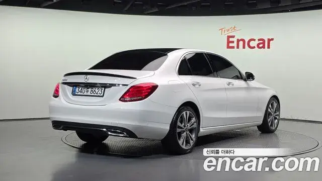 Mercedes-Benz C-Class 2018 — ფოტო 19/30
