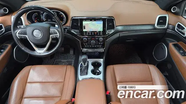 Jeep Grand Cherokee 2021 — Şəkil 21/30