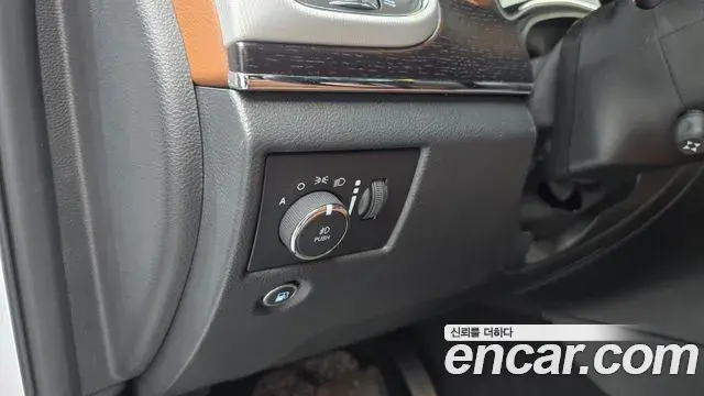 Jeep Grand Cherokee 2021 — Şəkil 16/30