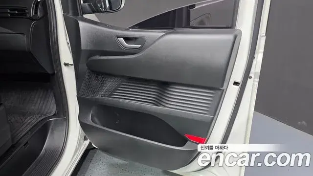 Hyundai Staria 2022 — Photo 15/30