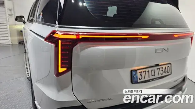 Kia Carnival 2025 — Şəkil 17/31
