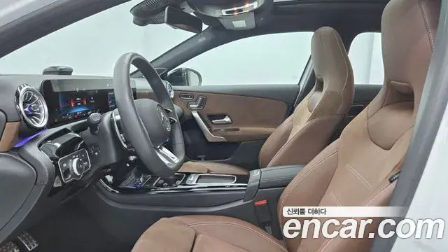 Mercedes-Benz A-Class 2025 — Photo 12/17