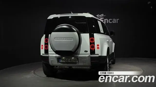 Land Rover Defender 2021 — Фото 4/20