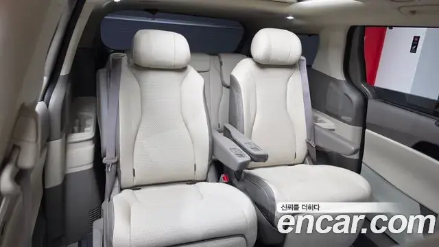 Kia Carnival 2025 — Şəkil 29/35