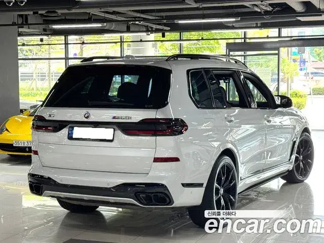 BMW X7 2023 — ფოტო 15/16