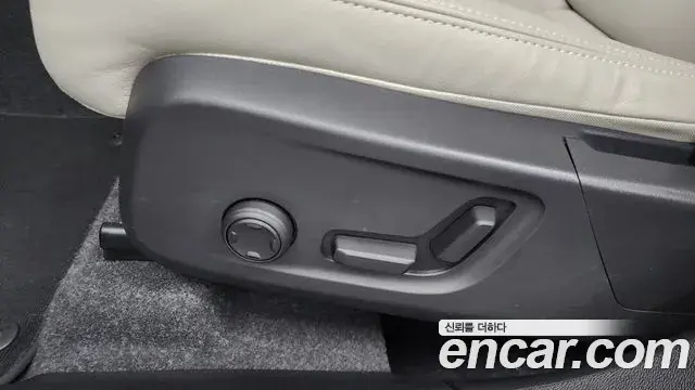 Volvo XC40 2024 — Şəkil 24/33
