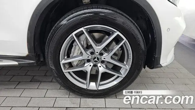 Mercedes-Benz GLC-Class 2018 — Şəkil 24/33
